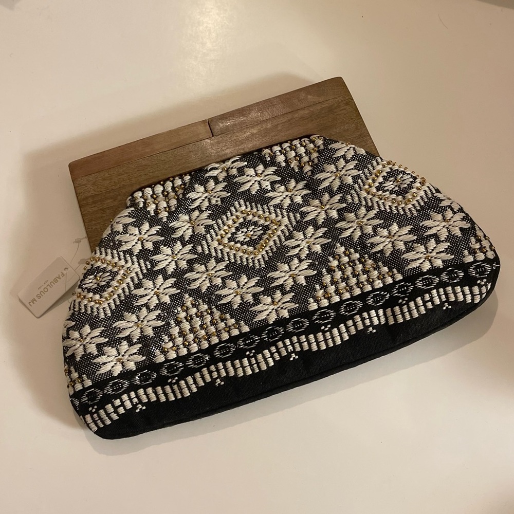 NWT Woven & Beaded Wood Handle Clutch